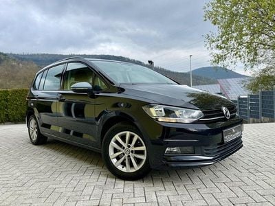Second-hand VW Touran Trendline 110 CP (80 kW) 2018 Negru Monovolum