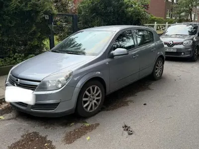 Gebraucht Opel Astra Enjoy 105 PS (77 kW) 2004 Silber Limousine
