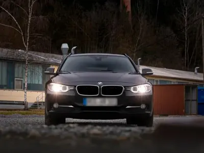 Gebraucht BMW 320 Sport Line 184 PS (135 kW) 2014 Schwarz Kombi