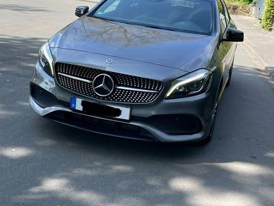 Second-hand Mercedes A200 AMG line 136 CP (100 kW) 2017 Argintiu Berlinǎ