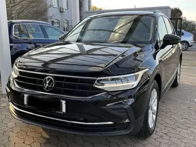 Gebraucht VW Tiguan Basis 150 PS (110 kW) 2023 SUV