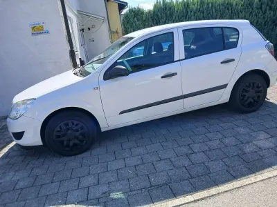 Gebraucht Opel Astra Edition 90 PS (66 kW) 2009 Weiß Limousine