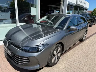 Gebraucht VW Passat Business 150 PS (110 kW) 2025 Grau Kombi