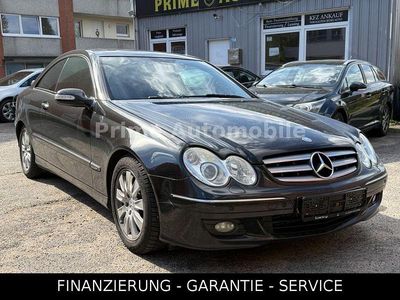 Usado Mercedes CLK220 150 HP (110 kW) 2007 Preto