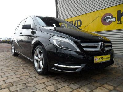 Gebraucht Mercedes B180 122 PS (89 kW) 2015 Schwarz Van / Kleinbus