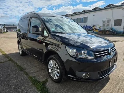 Gebraucht VW Caddy Highline 140 PS (102 kW) 2015 Schwarz Van / Kleinbus