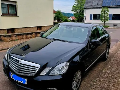 Gebraucht Mercedes E250 Elegance 204 PS (150 kW) 2009 Schwarz Limousine
