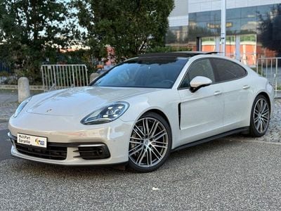 Porsche Panamera 4