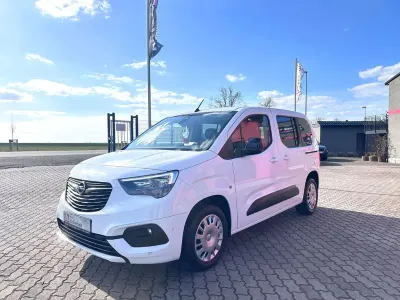 Gebraucht Opel Combo Life Elegance 131 PS (96 kW) 2022 Weiß Limousine