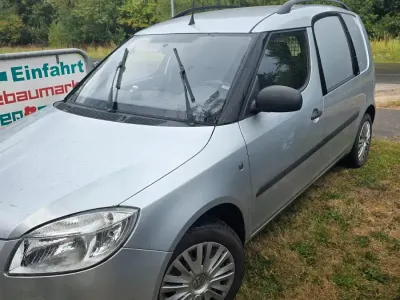 Gebraucht Skoda Roomster 85 PS (62 kW) 2008 Silber Van / Kleinbus
