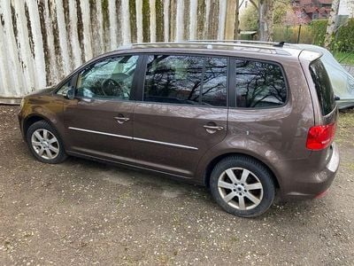 Second-hand VW Touran Trendline 105 CP (77 kW) 2013 Maro Monovolum