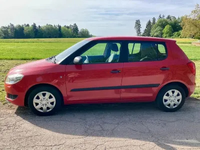 Gebraucht Skoda Fabia Classic 69 PS (50 kW) 2011 Rot Limousine
