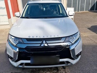 Gebraucht Mitsubishi Outlander P-HEV 150 PS (110 kW) 2020 Weiß SUV
