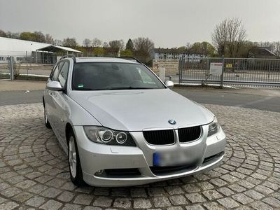gebraucht BMW 318 d BJ 2009 mit Sitzheitzung & Panoramadach