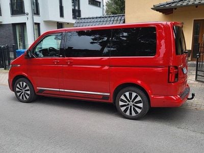 Gebraucht VW Multivan 150 PS (110 kW) 2021 Rot Van