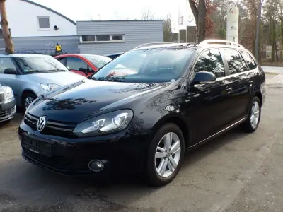 Gebraucht VW Golf VI Match 140 PS (102 kW) 2012 Deep black perleffekt Kombi