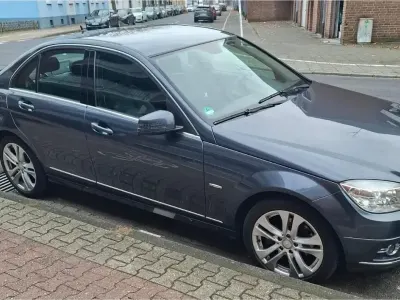 Gebraucht Mercedes 220 170 PS (125 kW) 2010 Grau Limousine