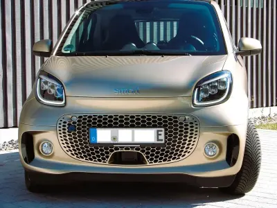 Gebraucht Smart ForTwo Electric Drive Prime Exclusive 60 kW (82 PS) 2023 Gold Coupé