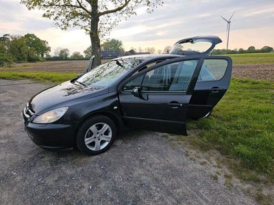 gebraucht Peugeot 307 4 türig frischer TÜV schwarz wird noch aufbereitet