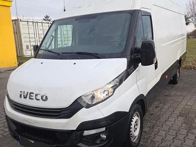 Weiß Gebraucht 2018 Iveco Daily Van / Kleinbus | 9.999 € (Superpreis)