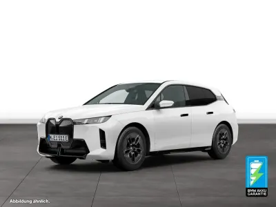 Gebraucht BMW iX M Sport 300 kW (408 PS) 2025 Weiß SUV