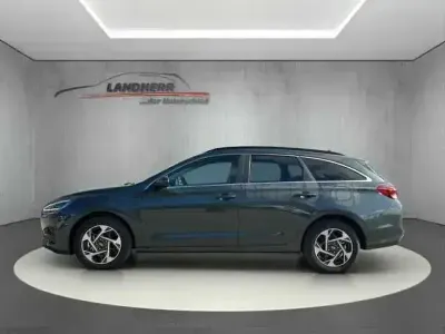 Nuova Hyundai i30 140 CV (102 kW) 2025 Verde Station wagon