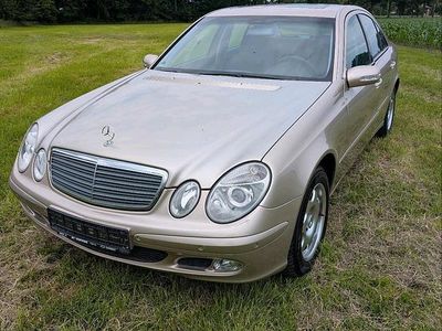 Mercedes E200