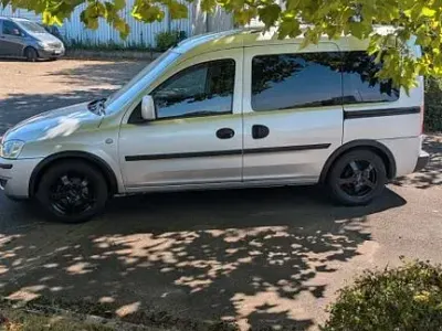 Gebraucht Opel Combo Eco 90 PS (66 kW) 2005 Silber Van / Kleinbus
