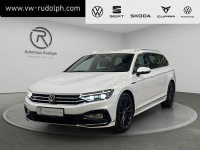 Oryxweiß perlmutteffekt (metallic) Gebraucht 2022 VW Passat Elegance Kombi | 33.919 € (Teuer)