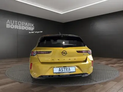 Neu Opel Astra Ultimate 146 PS (107 kW) 2026 Gelb Limousine
