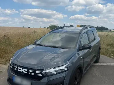 Gebraucht Dacia Jogger Extreme 110 PS (80 kW) 2023 Grau Van / Kleinbus