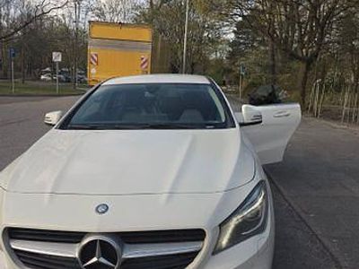 Usata Mercedes CLA180 Shooting Brake 122 CV (89 kW) 2016 Bianco Station wagon