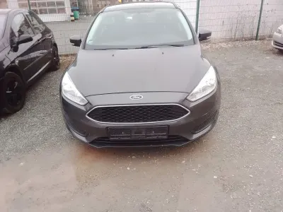 Gebraucht Ford Focus Ambiente 101 PS (74 kW) 2015 Kombi
