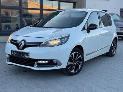 Weiß Gebraucht 2014 Renault Scénic III Bose Edition Van / Kleinbus | 4.790 € (Fairer Preis)