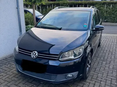 Gebraucht VW Touran Style 105 PS (77 kW) 2012 Schwarz Van / Kleinbus