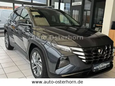 Gebraucht Hyundai Tucson Trend 136 PS (100 kW) 2022 Dark knight metallic SUV