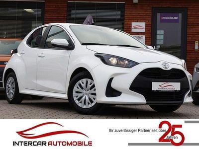 Gebraucht Toyota Yaris Comfort 125 PS (91 kW) 2023 Super white 2 Limousine