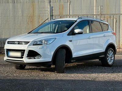 Gebraucht Ford Kuga Titanium 150 PS (110 kW) 2016 Weiß SUV