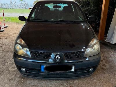 Second-hand Renault Clio II 75 CP (55 kW) 2003 Negru Hatchback