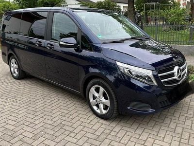 Gebraucht Mercedes V250 Edition 190 PS (139 kW) 2015 Blau Van / Kleinbus