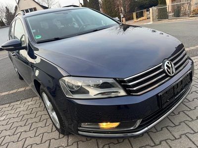 Gebraucht VW Passat 125 PS (91 kW) 2011 Blau Kombi