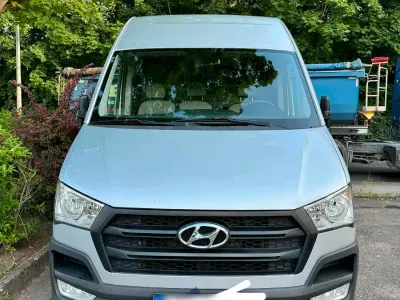 Gebraucht Hyundai H 350 150 PS (110 kW) 2016 Silber Van