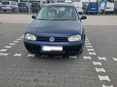 Usata VW Golf IV 75 CV (55 kW) 2002 Blu Berlina