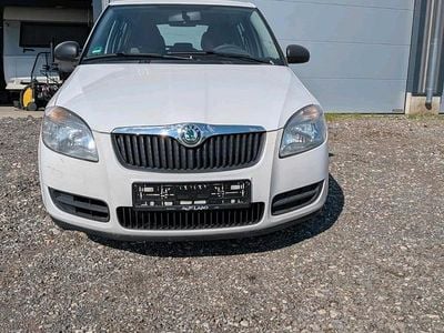Gebraucht Skoda Fabia 60 PS (44 kW) 2010 Weiß Kleinwagen