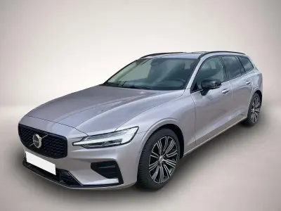 Gebraucht Volvo V60 Plus 197 PS (144 kW) 2025 Manufacturer Kombi