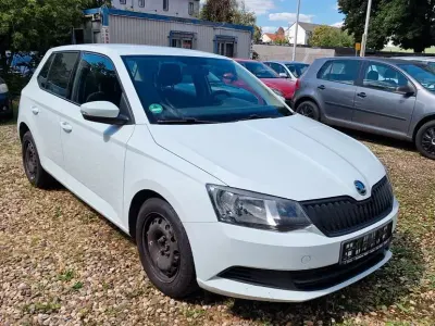 Gebraucht Skoda Fabia Cool Edition 60 PS (44 kW) 2015 Weiß Limousine