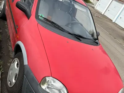 Używany Opel Corsa 54 KM (39 kW) 1996 Czerwony Hatchback