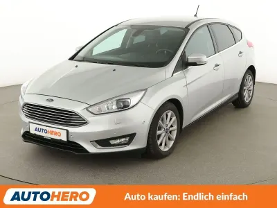 Begagnad Ford Focus Titanium 182 HK (133 kW) 2017 Grå Sedan
