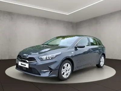 Gebraucht Kia Ceed 160 PS (117 kW) 2022 Pentametal met. Kleinwagen