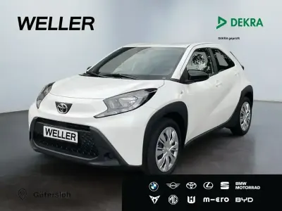 Gebraucht Toyota Aygo Play 72 PS (52 kW) 2025 Schneeweiß Kleinwagen
